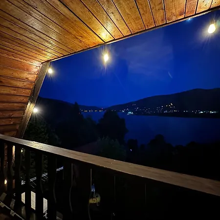 Willa Nad Jeziorem *