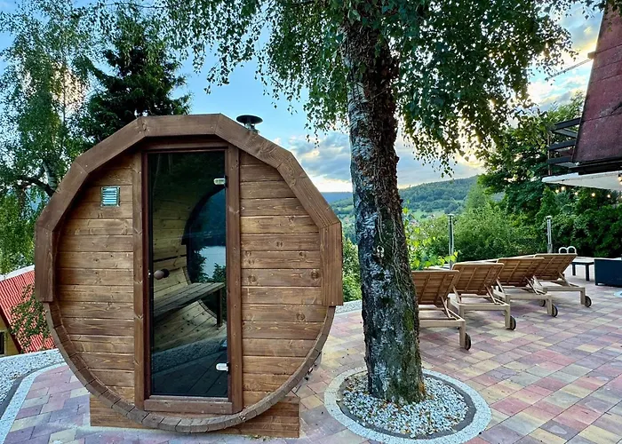 Nad Jeziorem Villa *