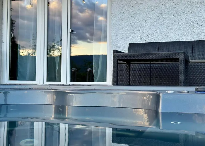 Nad Jeziorem * Międzybrodzie Bialskie